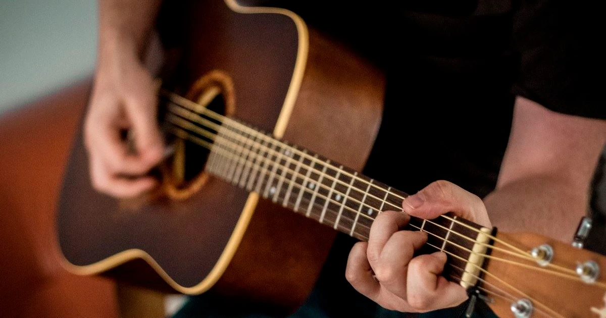 Tocar Guitarra em 2024: Guia Completo 1 Tocar Guitarra em 2024: Guia Completo