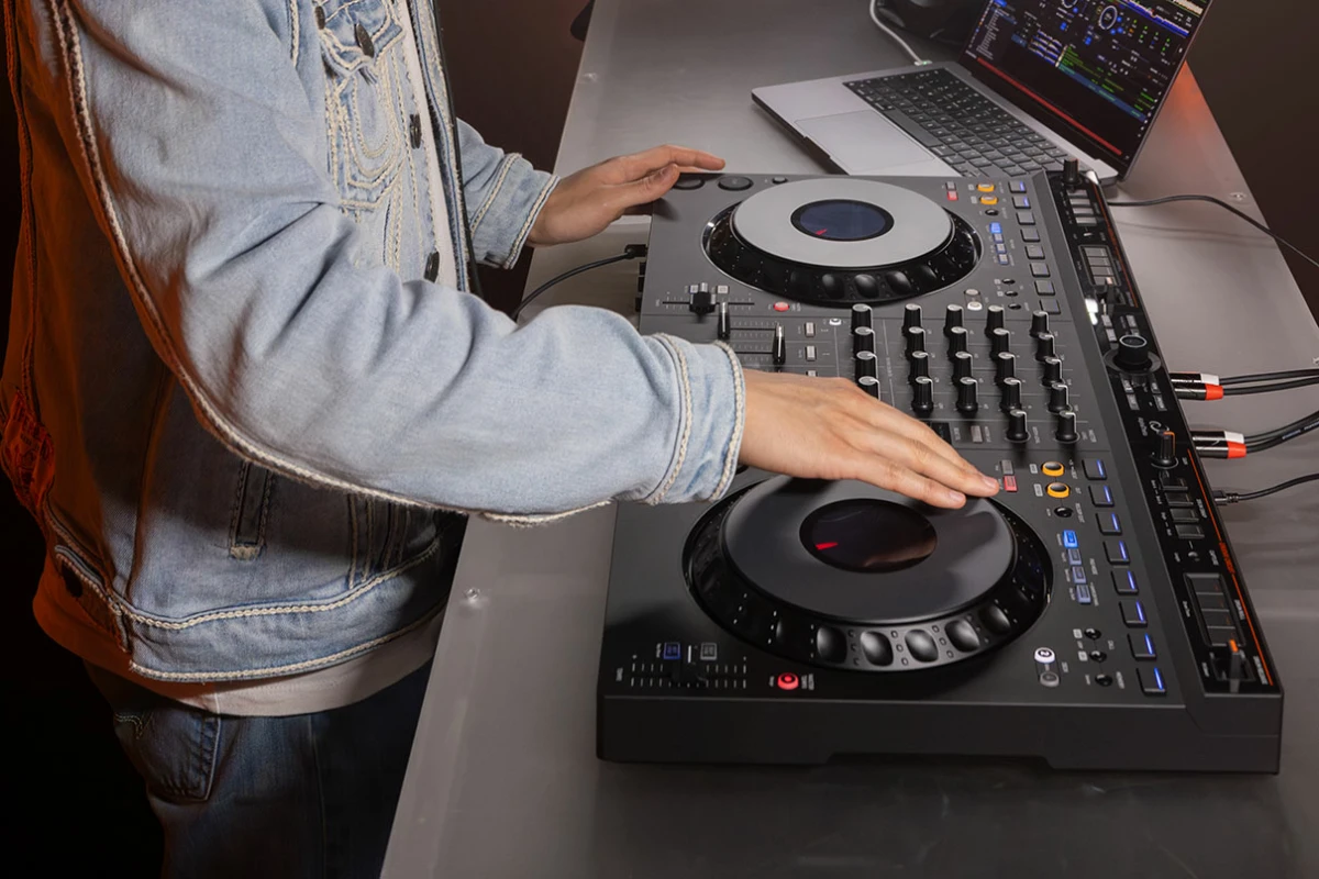 DDJ-GRV6: O Controlador DJ de 4 Canais que Vai Transformar as Tuas Performances 1 DDJ GRV6