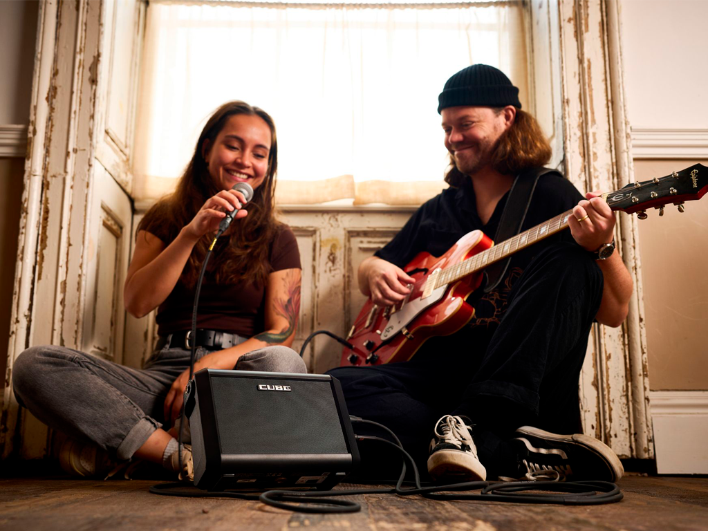 Roland CUBE Street MINI – O PA portátil que acompanha a tua música em qualquer lugar 4 cube 1