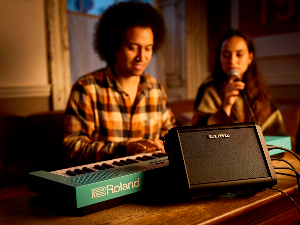 Roland CUBE Street MINI – O PA portátil que acompanha a tua música em qualquer lugar 3 cube 2