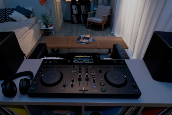 AlphaTheta XDJ-AN - AlphaTheta XDJ-AN: A Nova Geração de Sistemas All-in-One para DJs